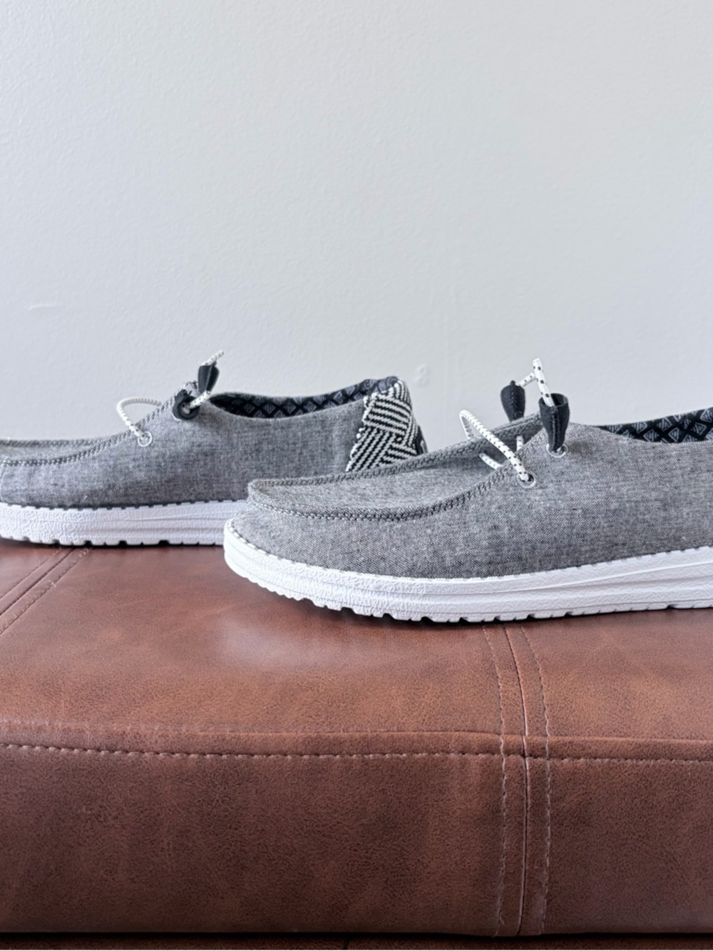 Hey Dude Wendy Chambray Woven in Onyx